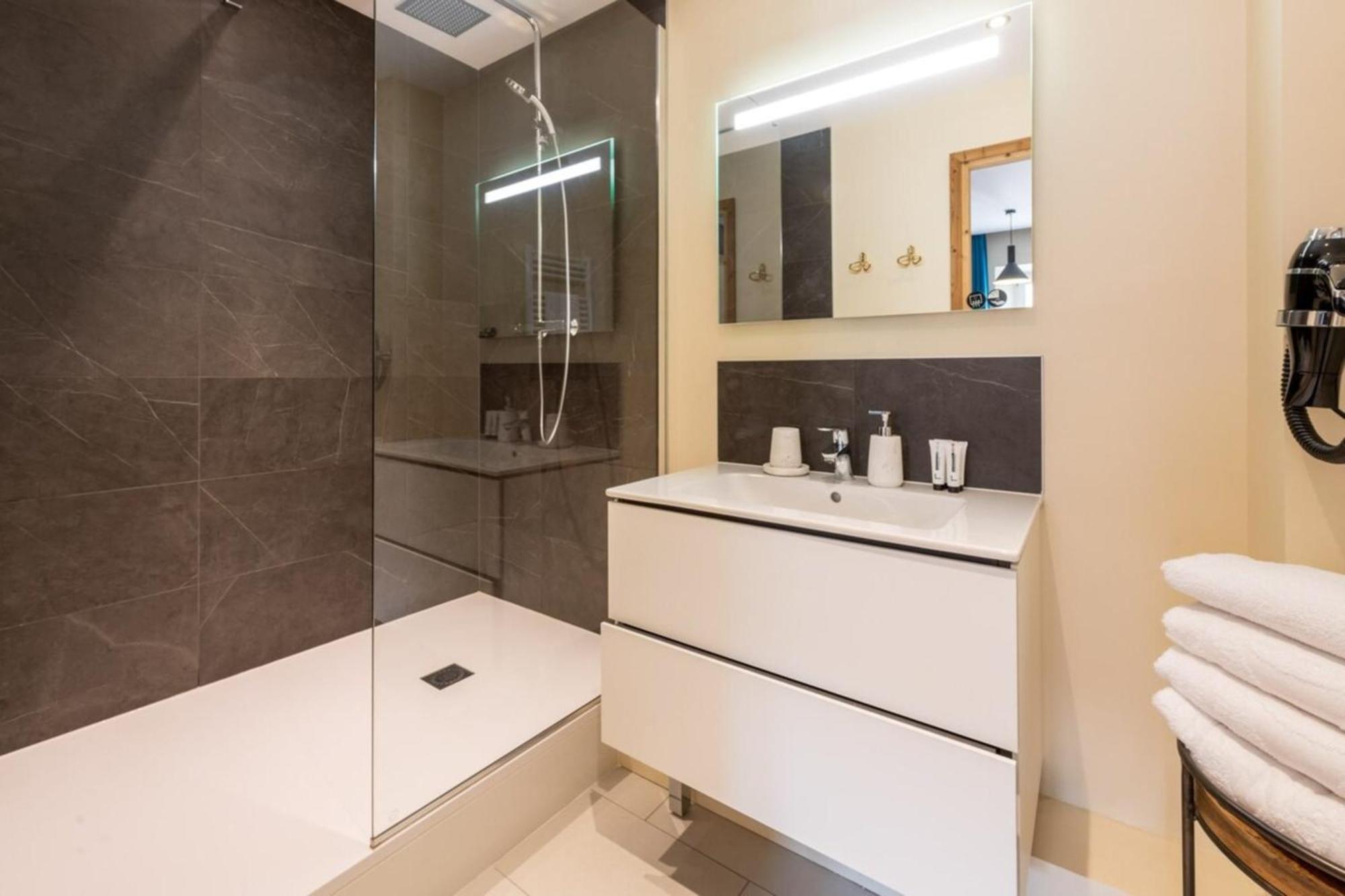 Oural Annecy Rent Lodge Bagian luar foto