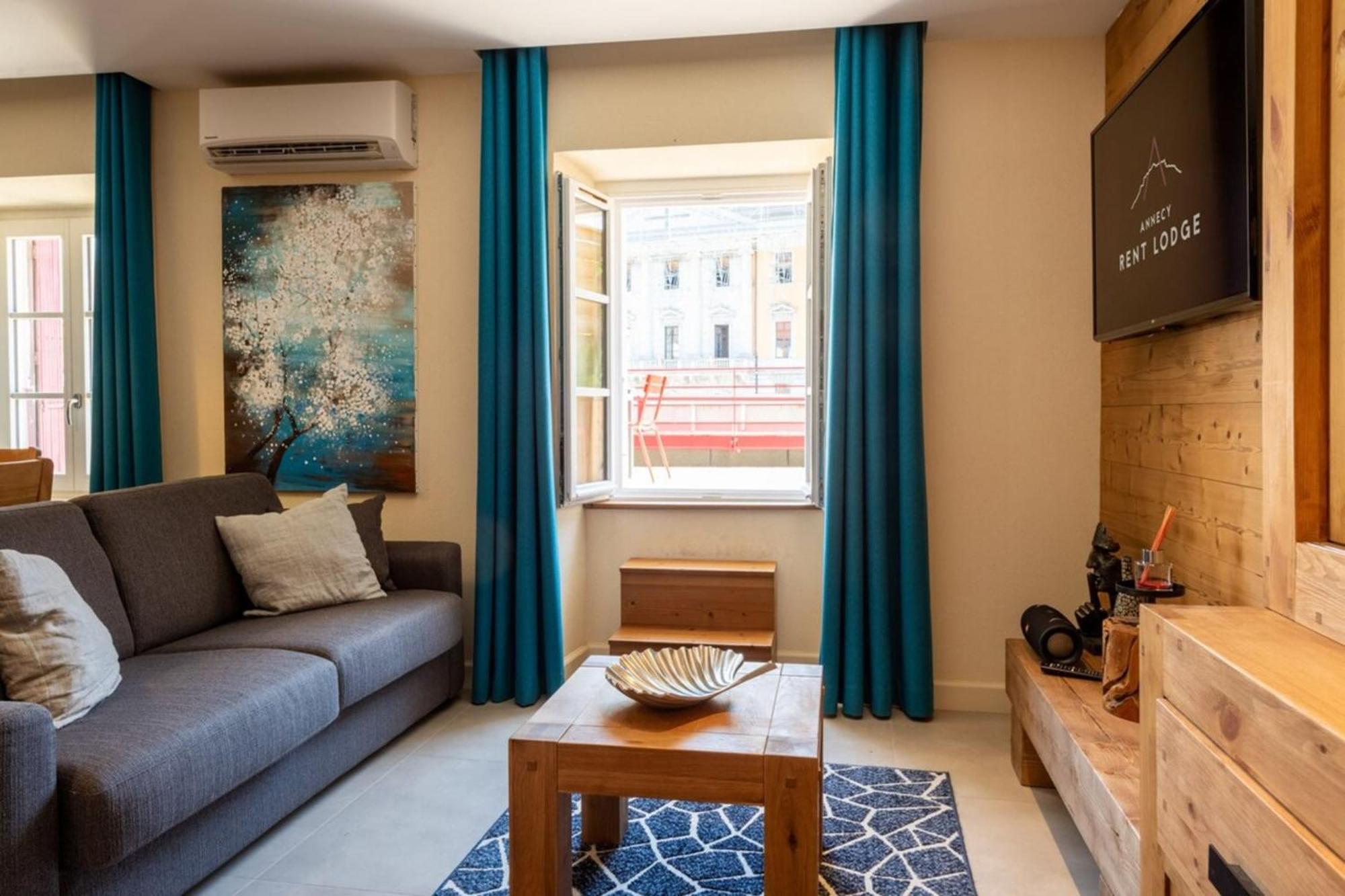 Oural Annecy Rent Lodge Bagian luar foto